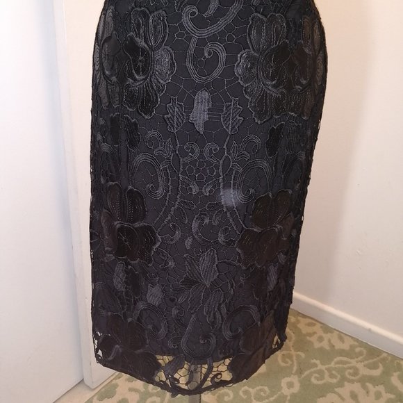 Rare! Designer lace skirt - Picture 2 of 5